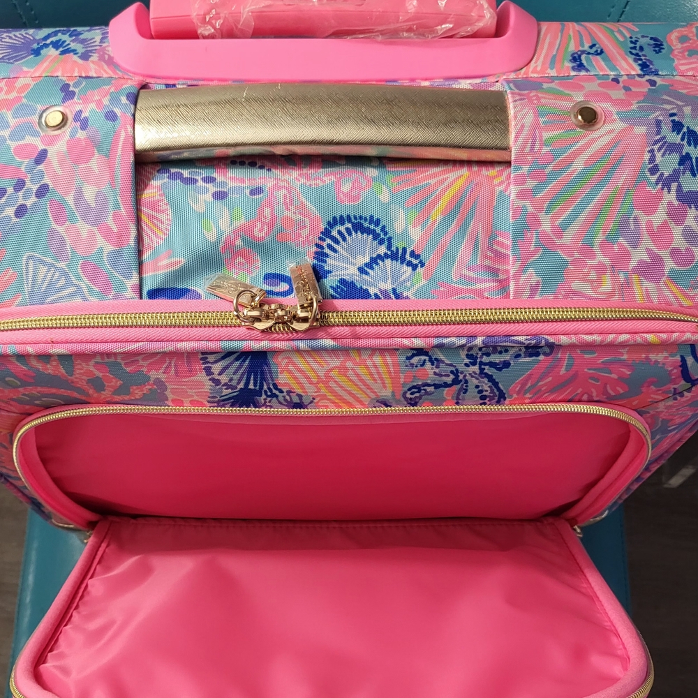 Rare Lilly Pulitzer Rolling Carry On Luggage - Picture 4 of 10